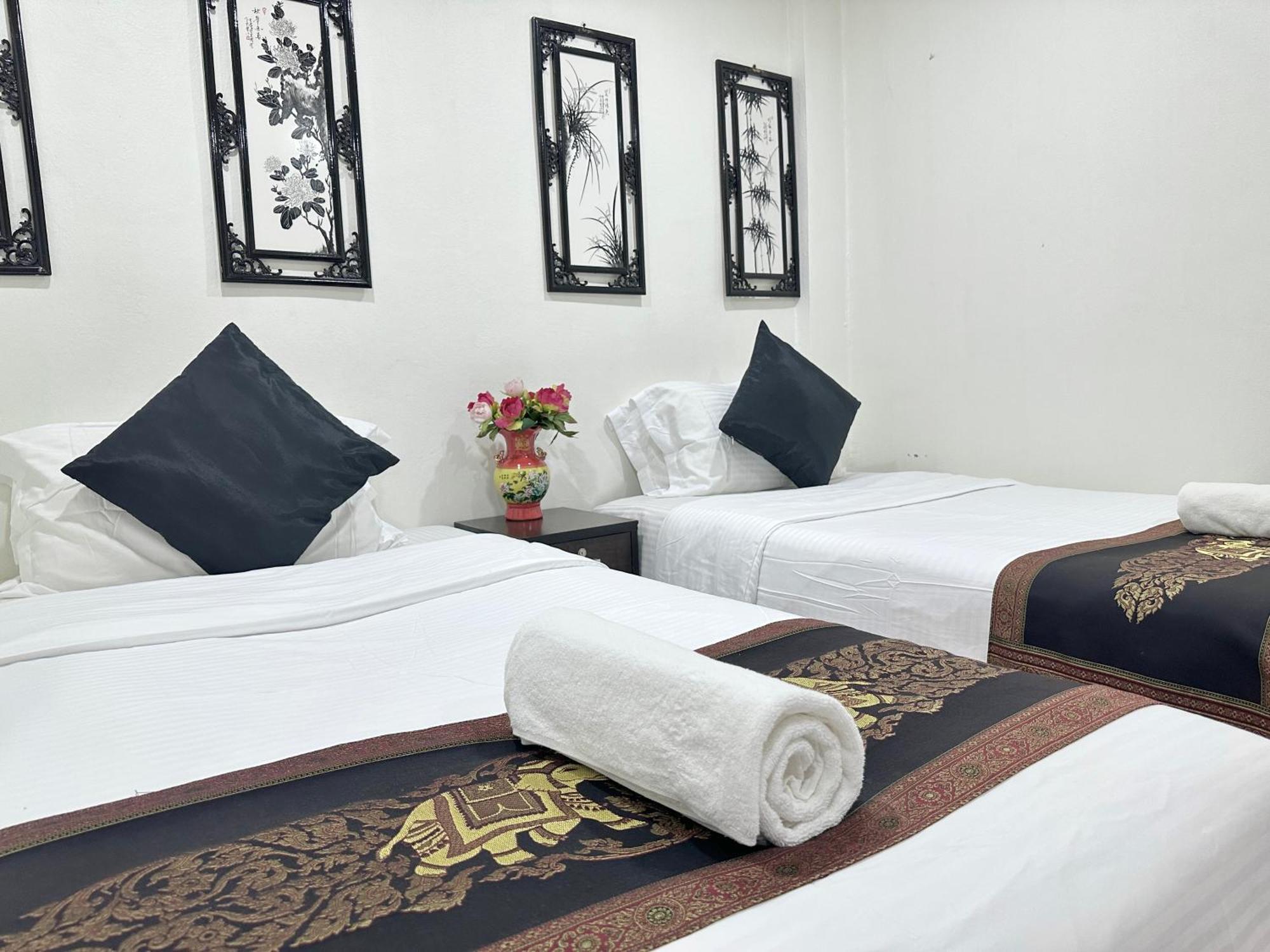 Longzhu Guesthouse Bangkok Esterno foto