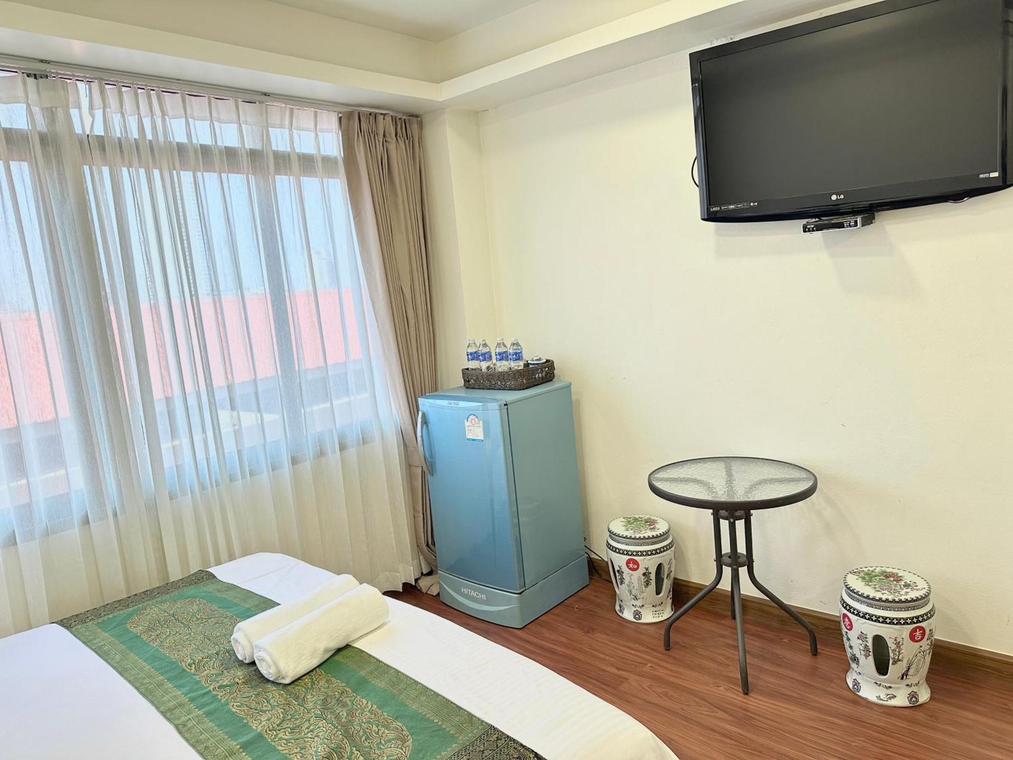 Longzhu Guesthouse Bangkok Esterno foto