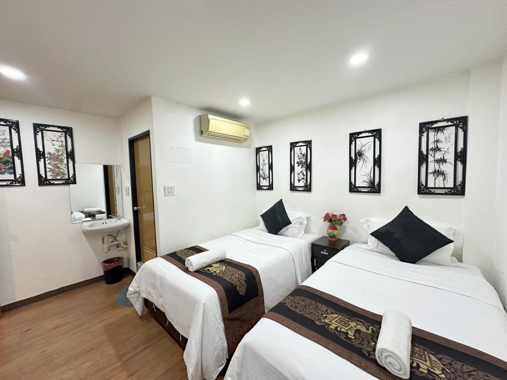 Longzhu Guesthouse Bangkok Esterno foto