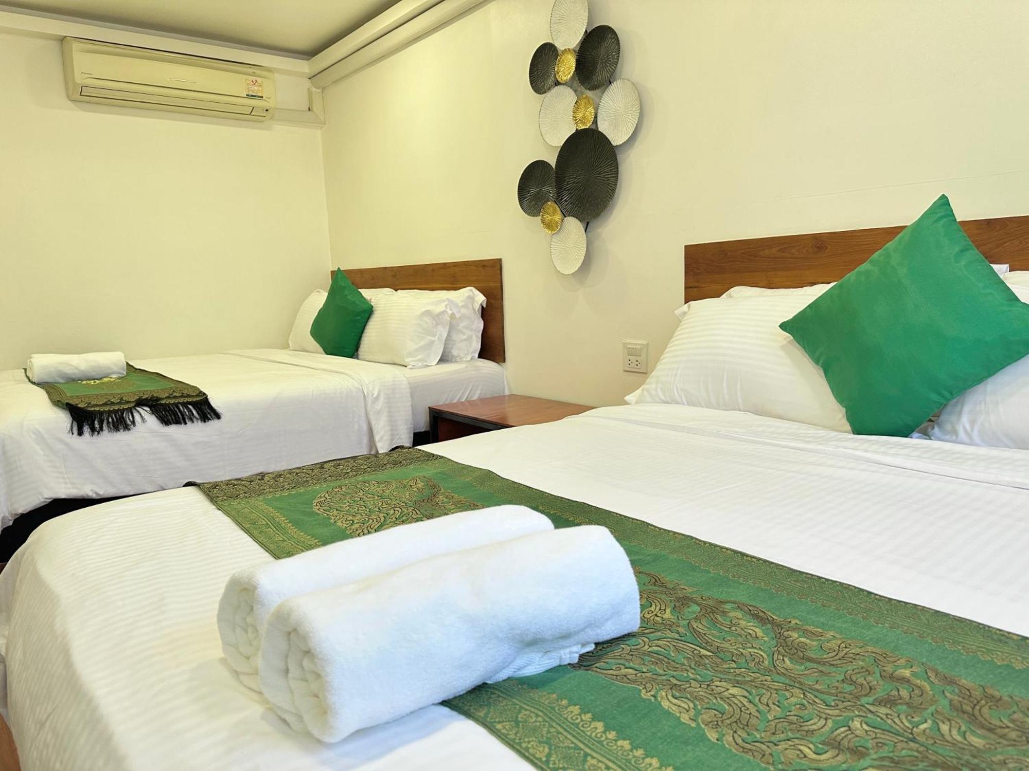 Longzhu Guesthouse Bangkok Esterno foto