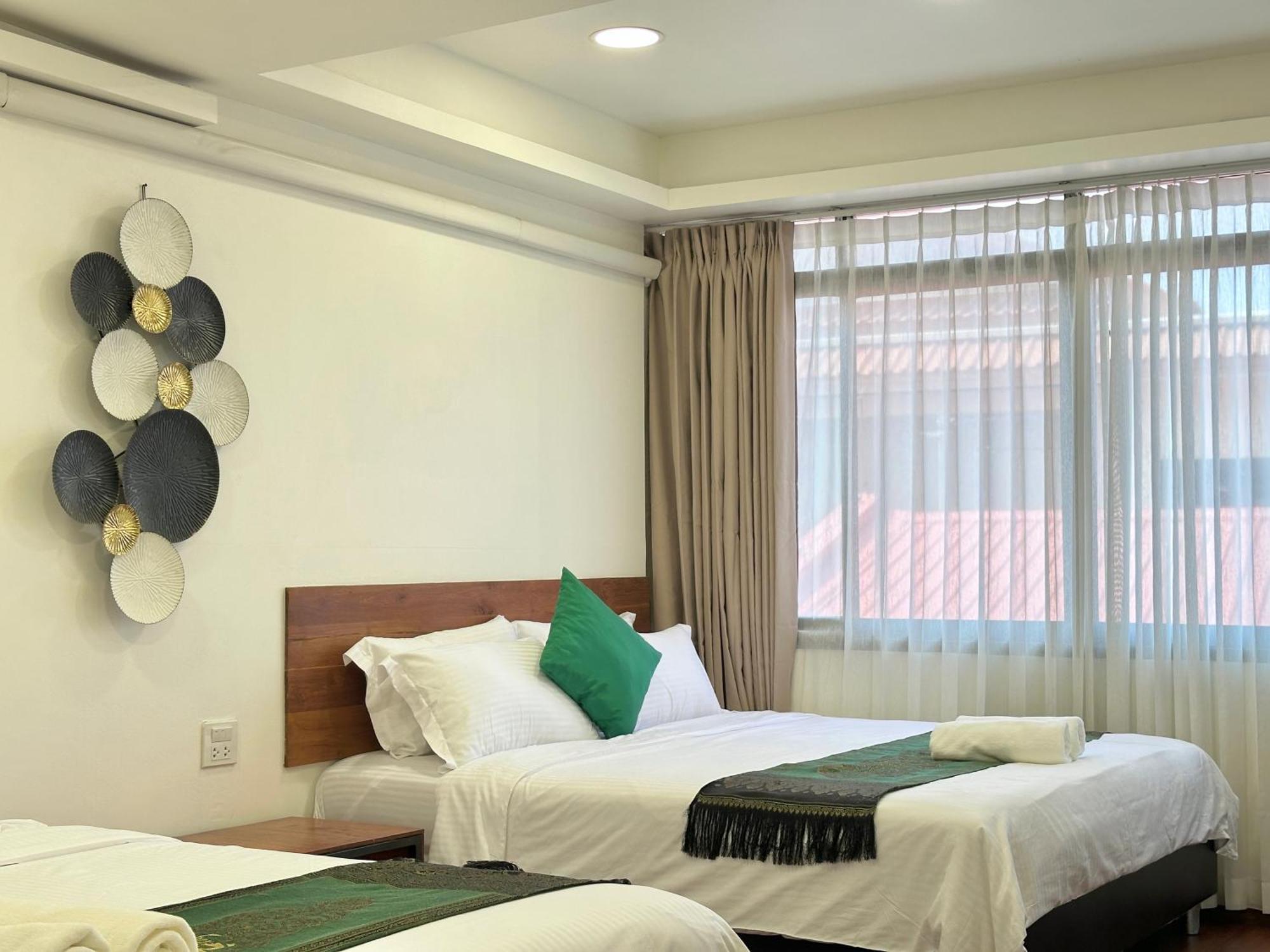 Longzhu Guesthouse Bangkok Esterno foto