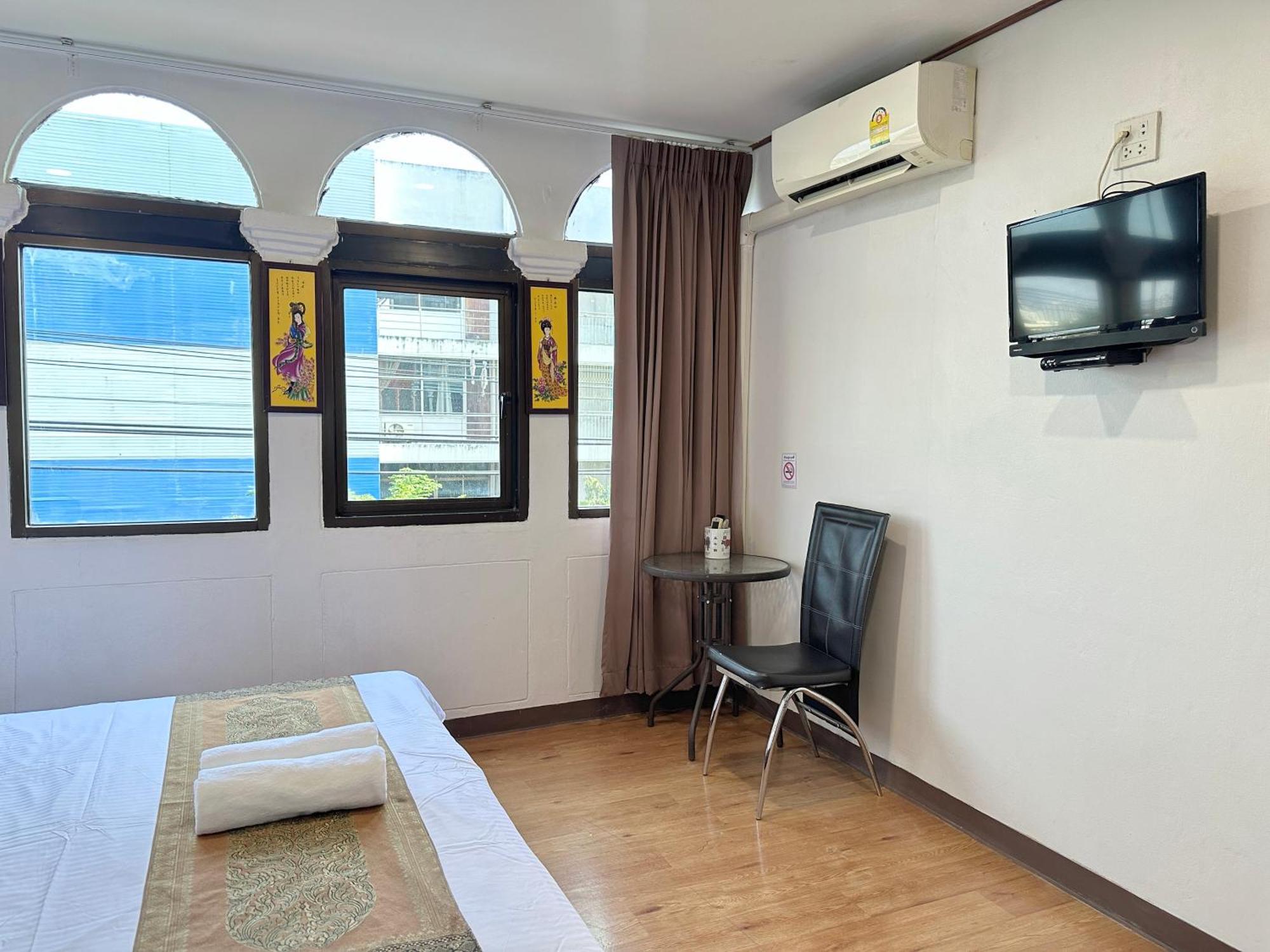 Longzhu Guesthouse Bangkok Esterno foto