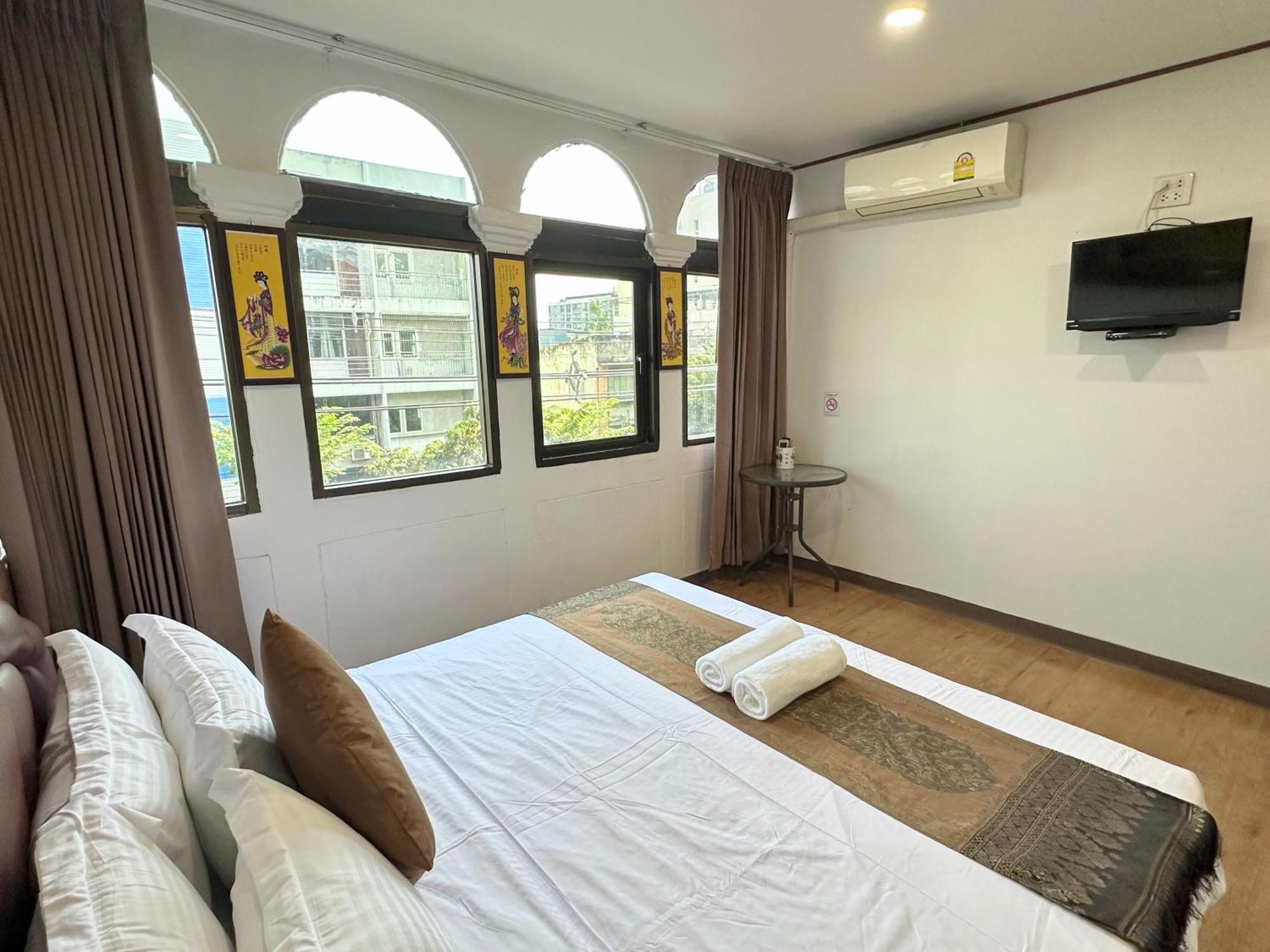 Longzhu Guesthouse Bangkok Esterno foto